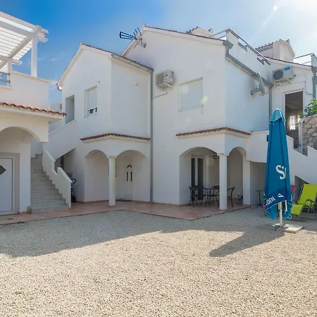 Miocic Apartman